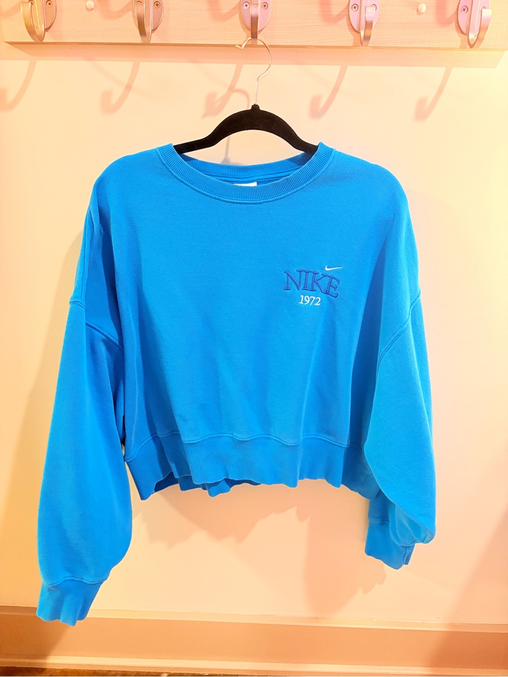 Nike Women’s Bright Blue Cropped Crewneck Sweatshirt